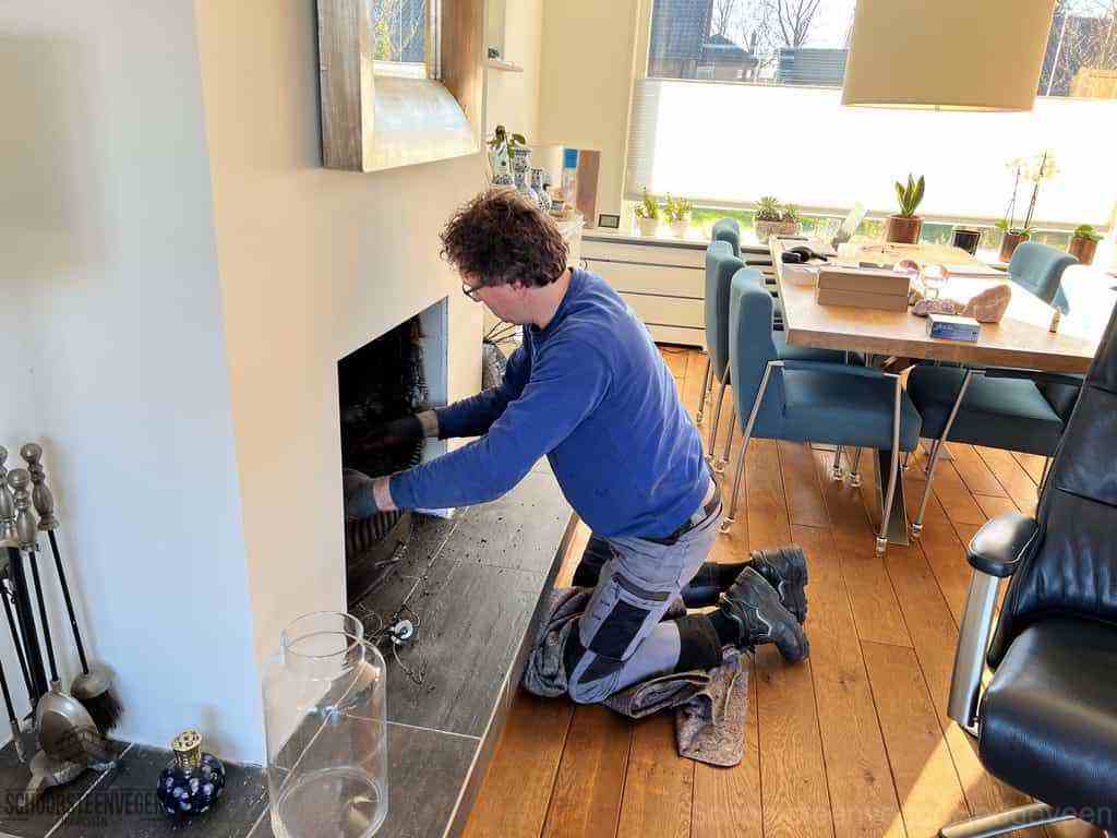 Schouwveger Hoogeveen kleed schoorsteenreiniger Schouwveger Hoogeveen kleed schoorsteenreiniger