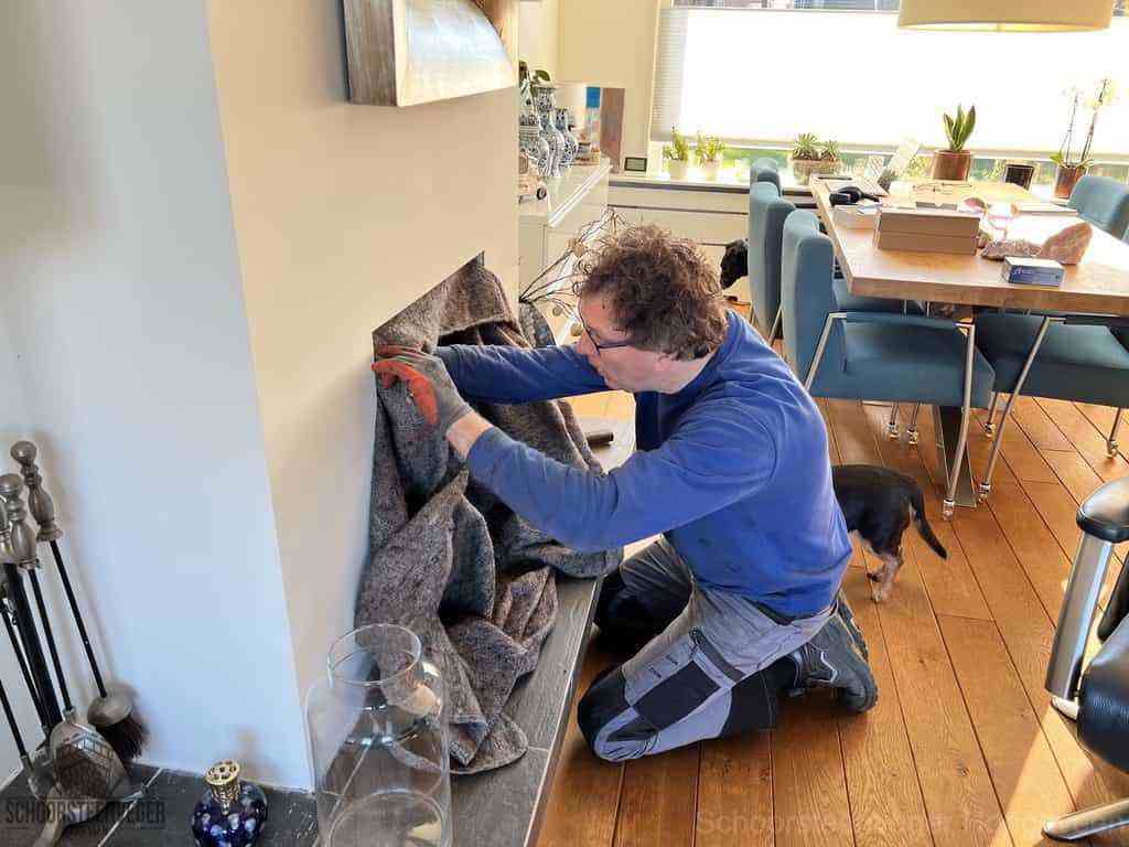 Schouwveger Hoogeveen kleed schoorsteenreiniger Schouwveger Hoogeveen kleed schoorsteenreiniger